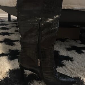 Elegant Black Croc-Embossed Women's Boots